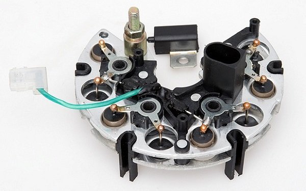 Самостоятельно боремся с неисправностями генератора на Hyundai Самостоятельно боремся с неисправностями генератора на Hyundai