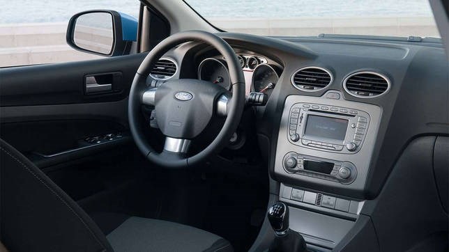 Расход Бензина на Форд Фокус 2 Рестайлинг на 100 Км. Недостатки по салону Расход Бензина на Форд Фокус 2 Рестайлинг на 100 Км. Недостатки по салону