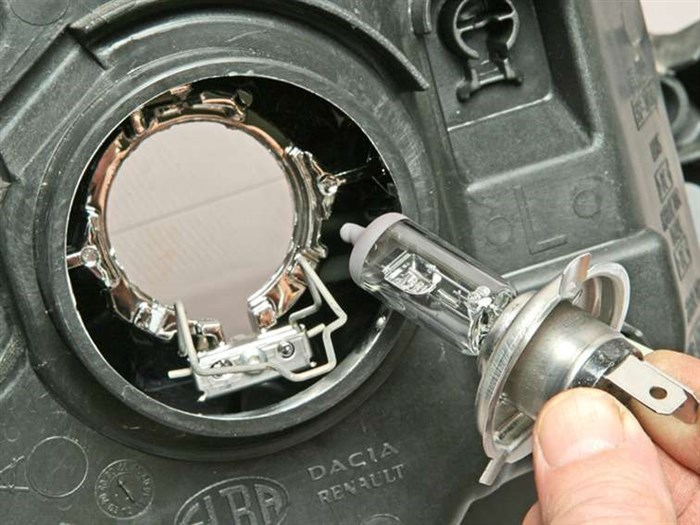 Не Горит Ближний Свет на Лада Ларгус – Замена фары Не Горит Ближний Свет на Лада Ларгус – Замена фары