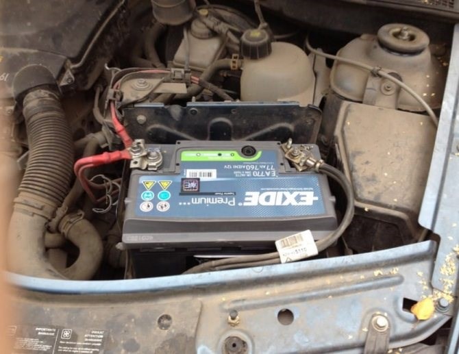 Горит Датчик Скользкая Дорога Мазда 3 • Блок под капотом