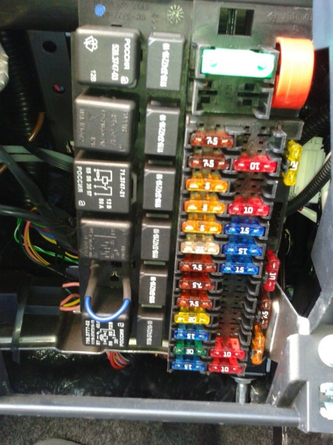 Постоянно Горит Свет в Салоне Лада Гранта • Особенности панели Постоянно Горит Свет в Салоне Лада Гранта • Особенности панели