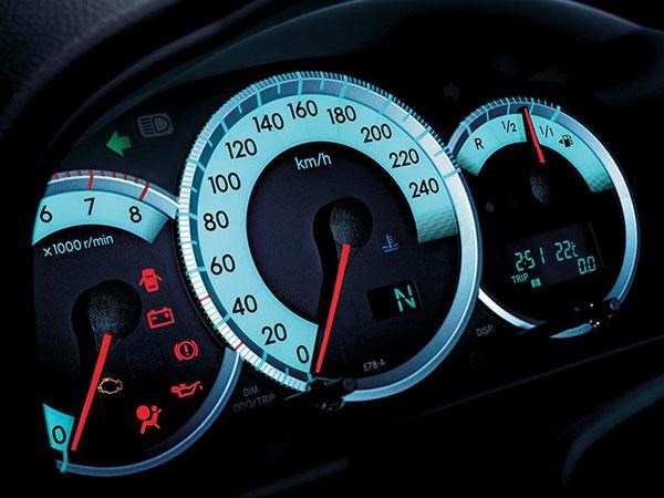 Ошибка в Тойота Версо Значок Красный Человек. Тормозной цилиндр