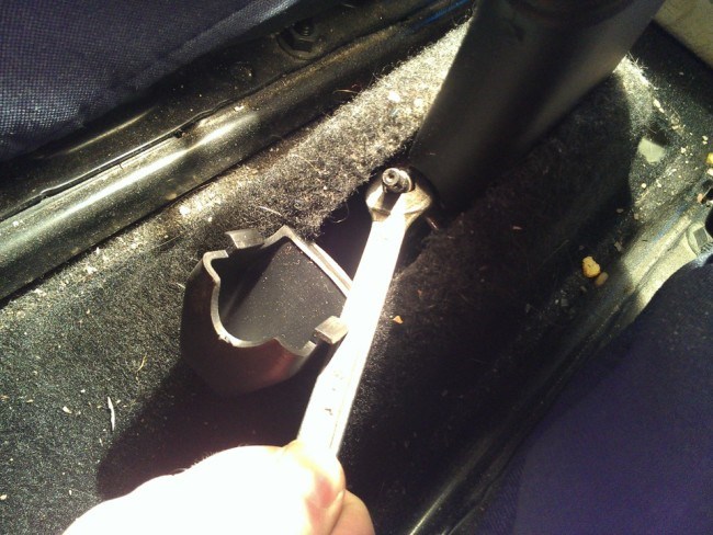 Не Горит Лампа Ручника Рено Сандеро… Что если не помогло