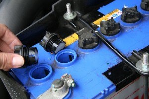 Зарядное Устройство Для Автомобильного Аккумулятора Горит Красным и Зеленым. Принцип действия