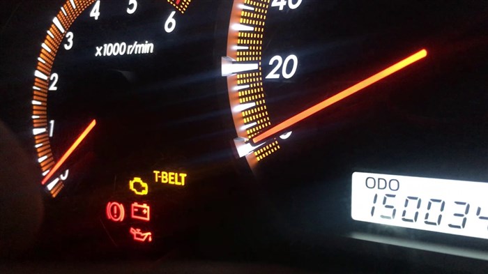 Если в Тойоте Горит Красная Лампочка Синие лампочки