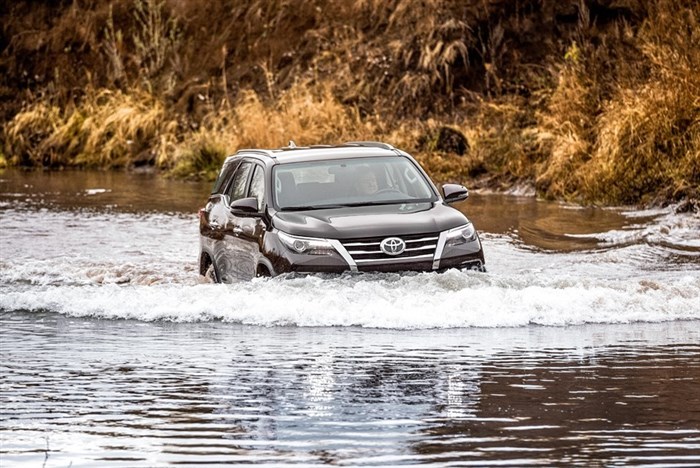 Горит Датчик Давления в Шинах Тойота Фортунер Блоки в салоне Горит Датчик Давления в Шинах Тойота Фортунер Блоки в салоне