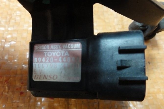 Горит Датчик Давления в Шинах Тойота Фортунер Блоки в салоне Горит Датчик Давления в Шинах Тойота Фортунер Блоки в салоне