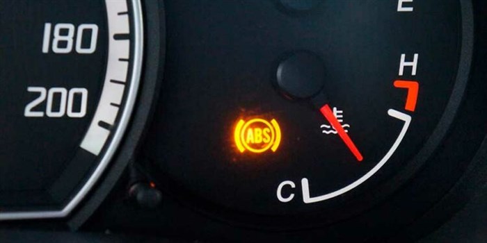 Горит 14 Предохранитель Ауди 100 с4 © Целостность предохранителей